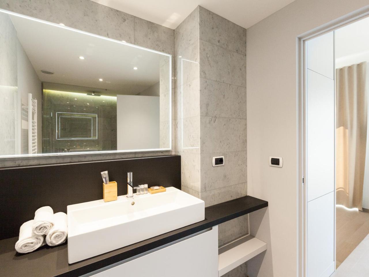 Easyhomes-Duomo Suites & Apartments 米兰 外观 照片
