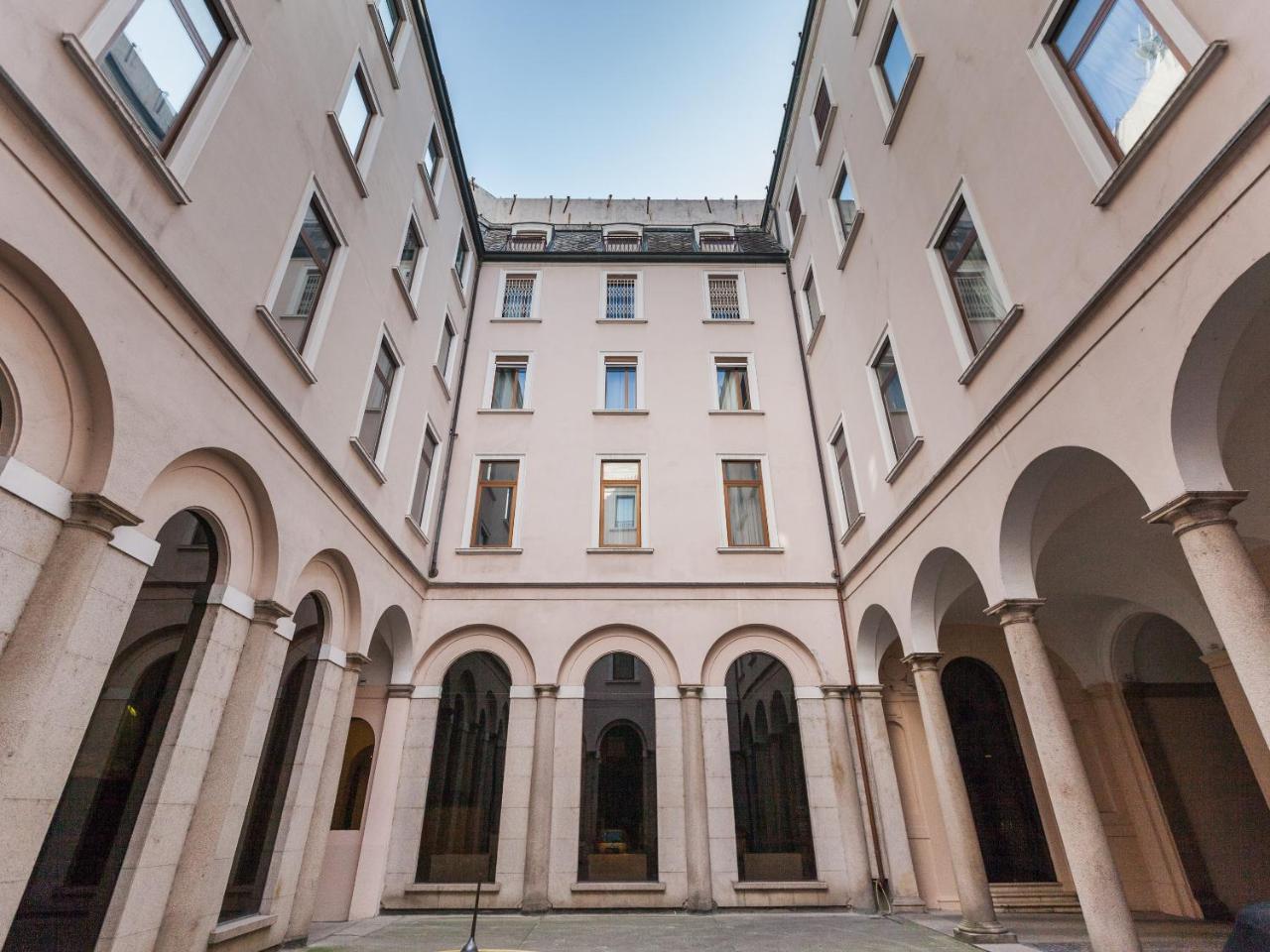 Easyhomes-Duomo Suites & Apartments 米兰 外观 照片